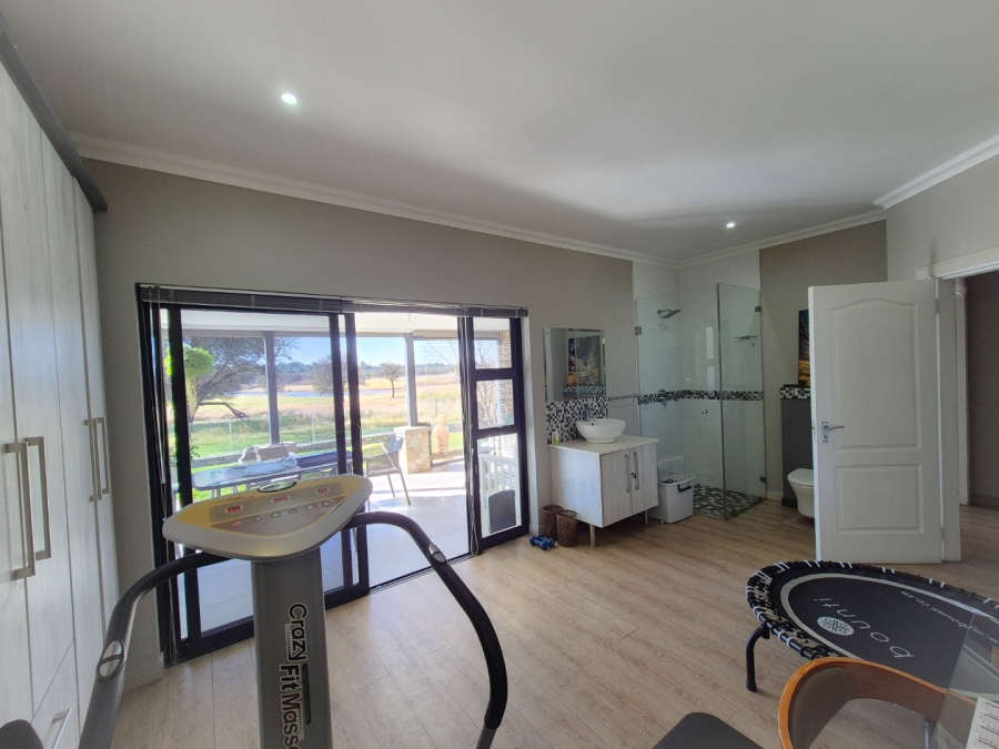 4 Bedroom Property for Sale in Heron Banks Golf Estate Free State